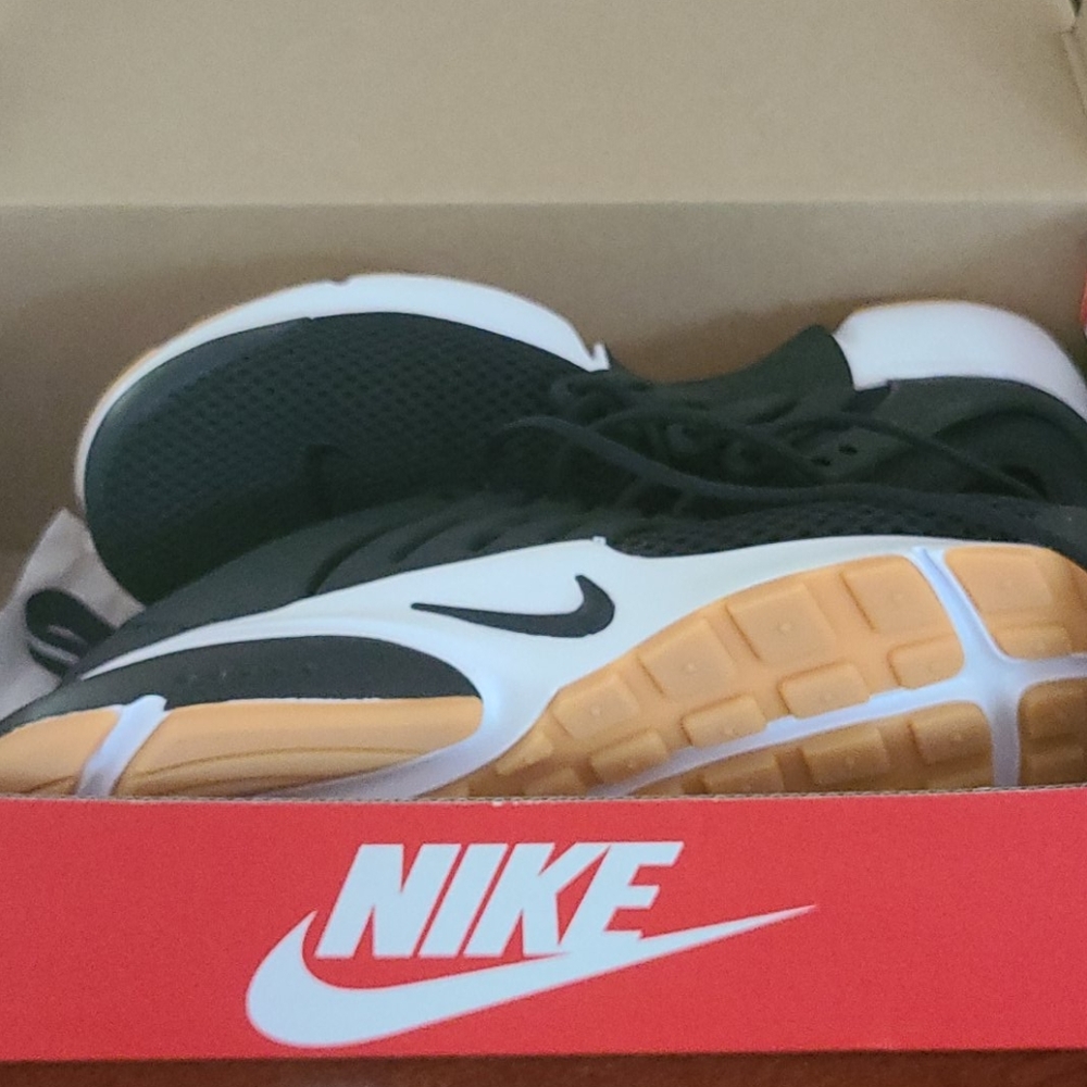 New women's Nike Air Presto size 10